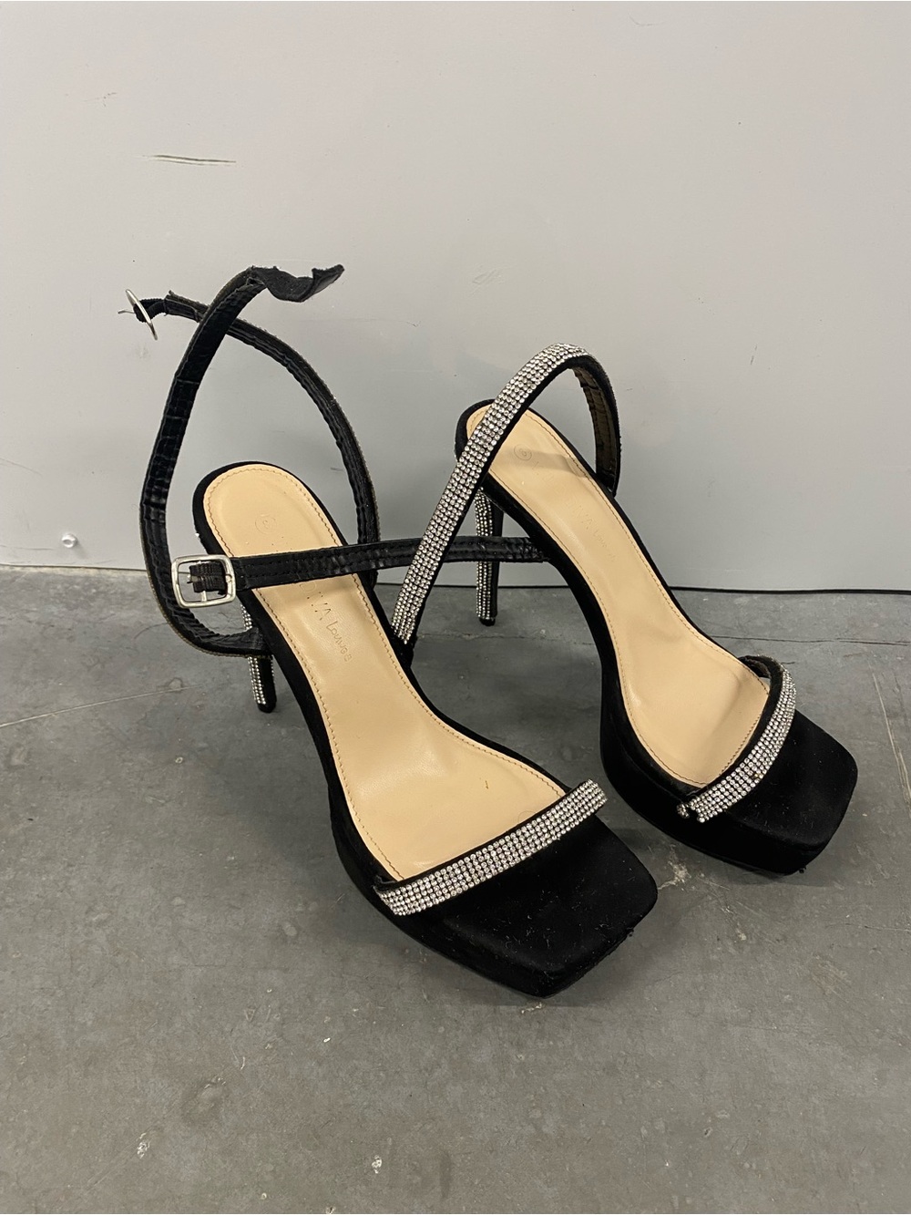 Wild Diva Black Rhinestone Strap High Heel Sandals women size 8